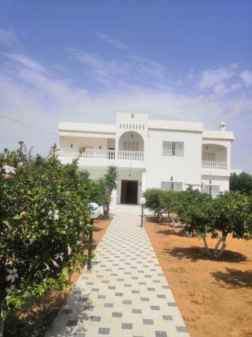 Vente Villa Standing à Teboulbi Sfax - 1