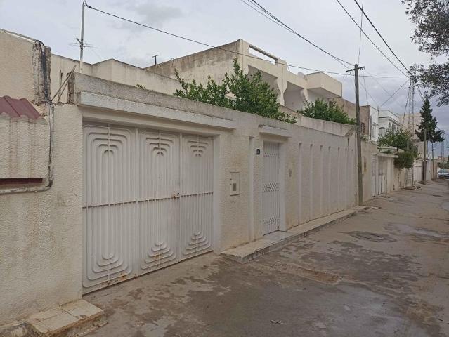 maison située à manouba cité el yosr quartier calme - 1